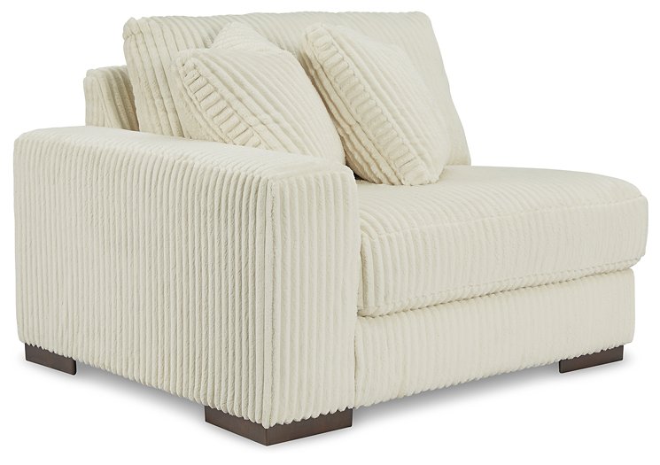 Lindyn Sectional - Big's Furniture (NV) - Multi Location