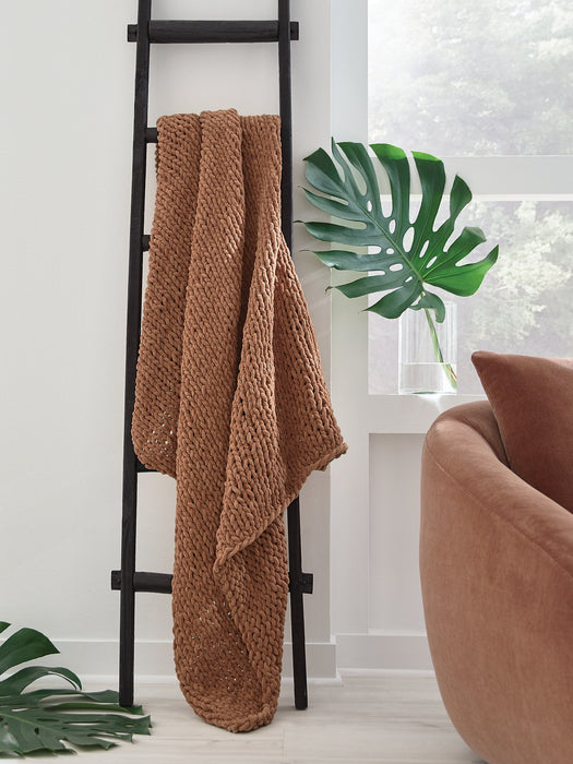 Chaddon Throw - Big's Furniture (NV) - Multi Location