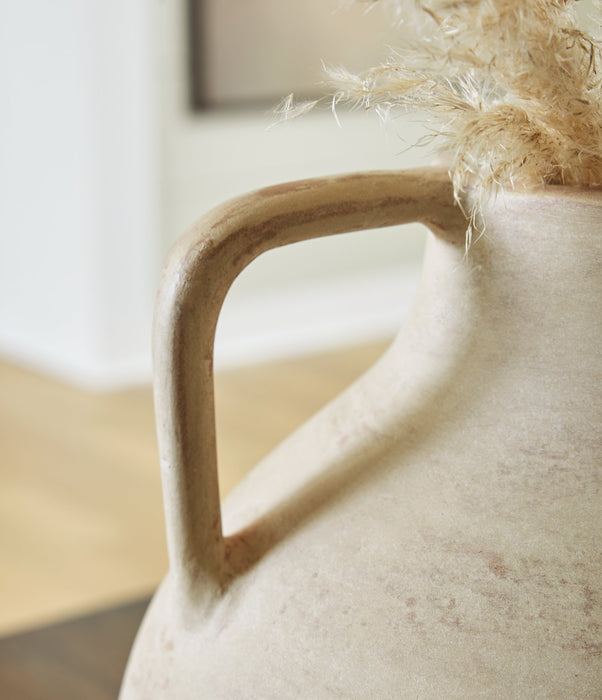 Justy Vase - Big's Furniture (NV) - Multi Location