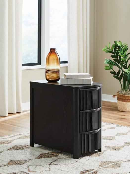Camdill Chairside End Table - Big's Furniture (NV) - Multi Location
