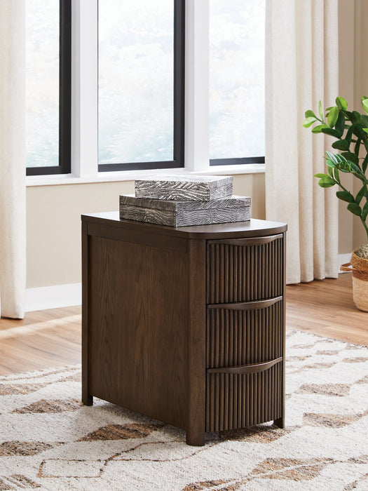 Camdill Chairside End Table - Big's Furniture (NV) - Multi Location